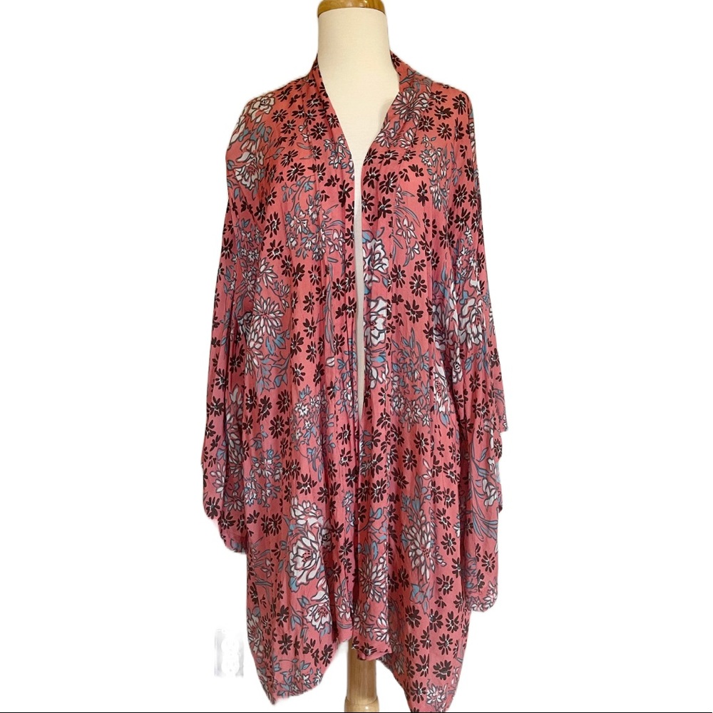 Novella Royale Hitchhiker Kimono